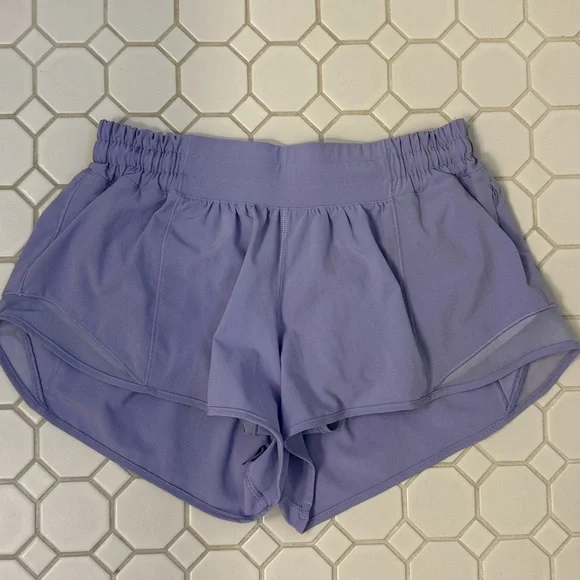 LULULEMON Hotty Hot Low-Rise Lined Short 2.5" - Picture 7 of 12